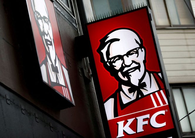 
 Sebuah restoran Kentucky Fried Chicken (KFC)  di Tokyo, Jepang, 14 Desember 2021. Dokument : REUTERS/Kim Kyung-Hoon