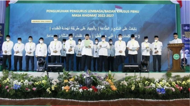 
 Pengukuhan Lembaga-Lembaga Pengurus Besar Nahdlatul Ulama (PBNU) Masa Khidmah 2022-2027  pada acara Rapat Kerja Nasional (Rakernas) PBNU di Aula IAIC Singaparna, Kabupaten Tasikmalaya, Kamis 24 Maret 2022. /berebeja.com/ foto : Istimewa.
