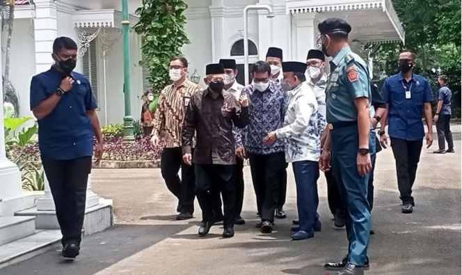 
 Wakil Presiden RI Ma'ruf Amin bersama pengurus Himpunan Pengusaha Muda Indonesia (HIPMI) di Jakarta, Selasa (29/3/2022). Foto :ANTARA.