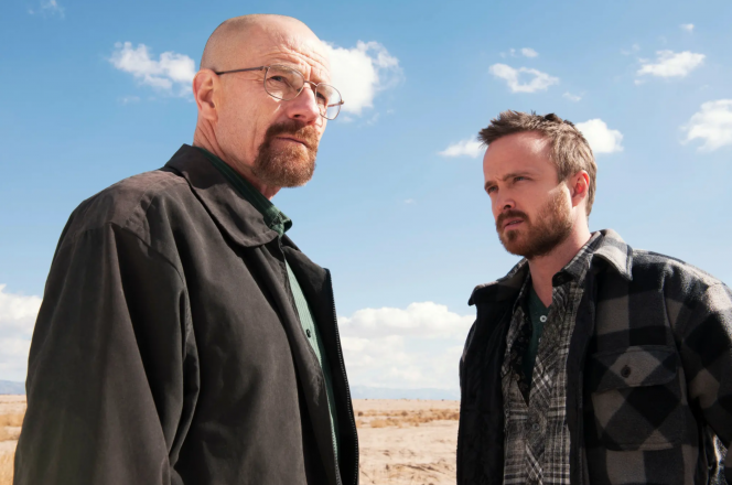 
 Bryan Cranston, kiri, dan Aaron Paul di “Breaking Bad.” Foto: Netflix. Edit .Frank Ockenfels/AMC