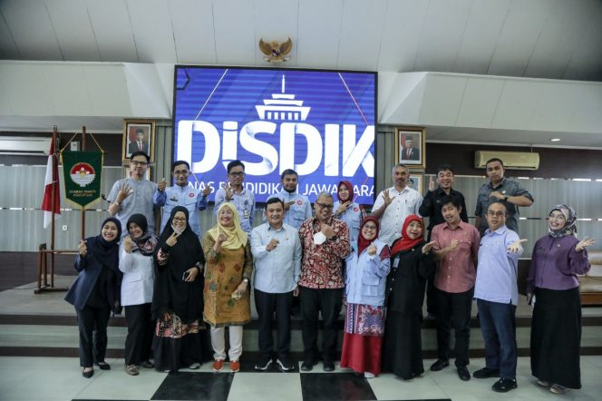 
 Rapat Evaluasi Pendidikan Anti-Korupsi bersama KPK di Kantor Disdik Jabar, Kota Bandung, Selasa (23/8/2022).