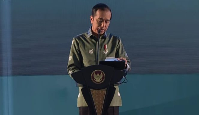 
 Presiden Joko Widodo di dalam acara Puncak Peringatan Hari Pers Nasional (HPN) 2023, di Deli Serdang, Sumatra Utara, Kamis (9/2/2023). Sumber: Youtube Sekretariat Presiden
