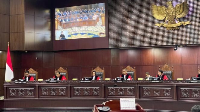 
 Suasana Sidang Putusan MK Batas Usia Capres Cawapres di Gedung Mahkamah Konstitusi, Jakarta. tirto.id/Ayu Mumpuni  Baca selengkapnya di artikel 