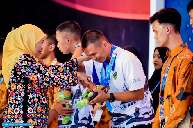 
 Siswa Jabar peraih medali emas di LKS SMK Nasional XXXI
Foto : Istimewa.
