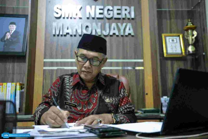 
 Kepala SMKN Manonjaya, Wawan Munawar Ridwan. foto : Istimewa.  